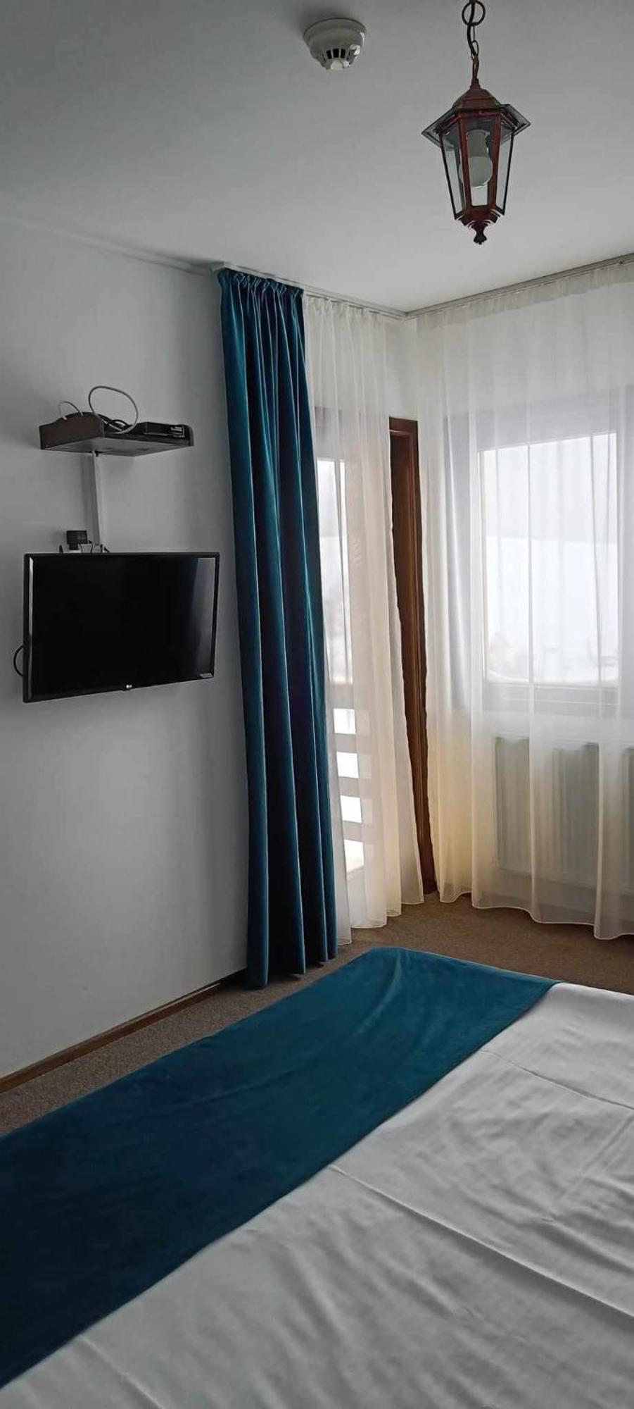 Pensiunea Crai Nou Sirnea Luaran gambar